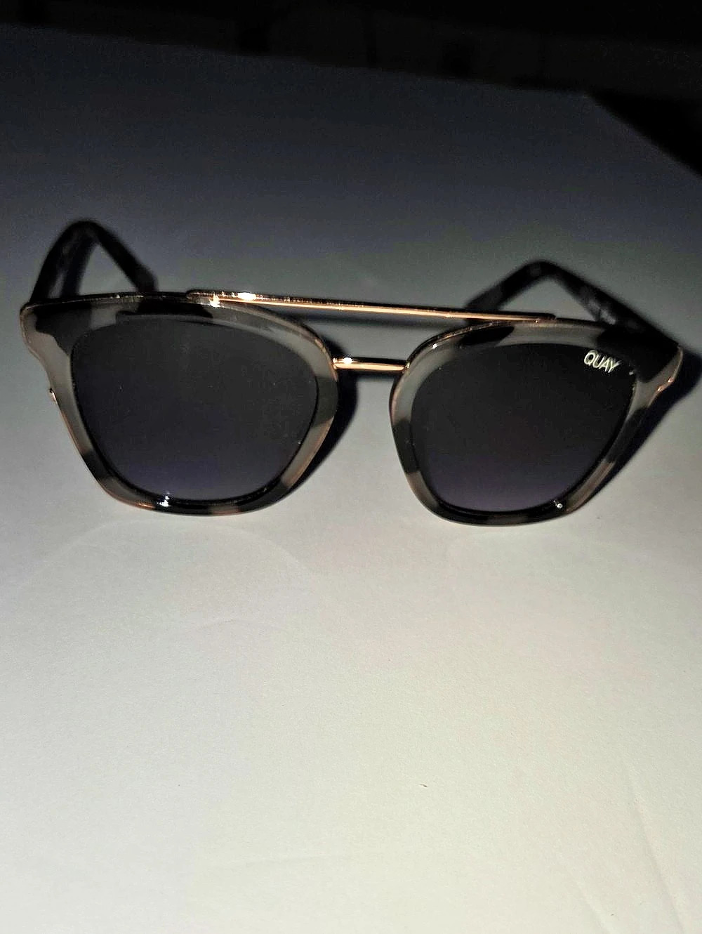 QUAY Sweet Dreams Black Sunglasses Like New